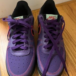 Nike Vibrant Purple and Red SIZE 5.5 Y Sneakers